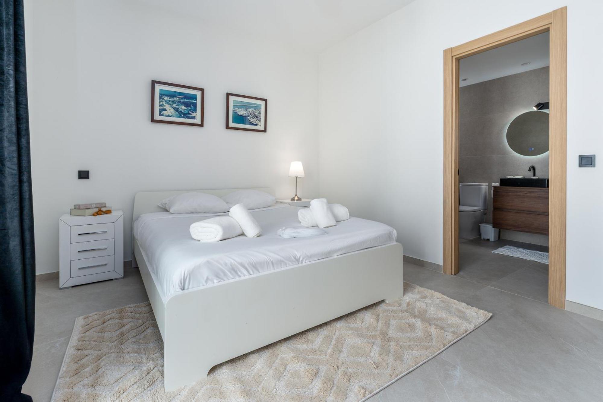 243-Fully Renovated-Puerto Banus Marbella Front Line Penthouse Apartment Екстериор снимка