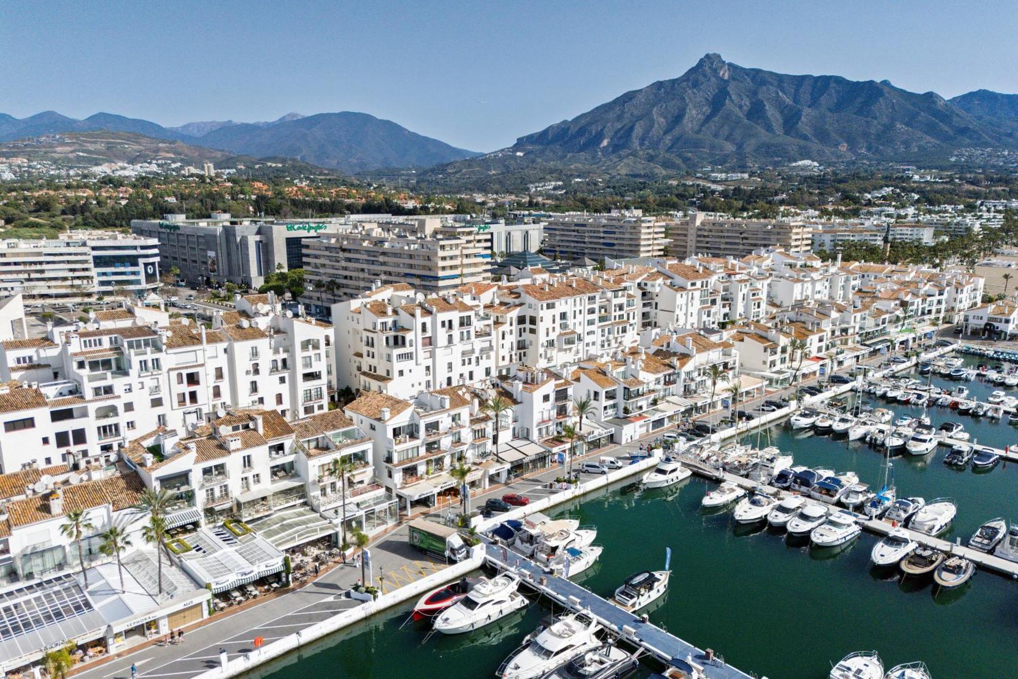 243-Fully Renovated-Puerto Banus Marbella Front Line Penthouse Apartment Екстериор снимка